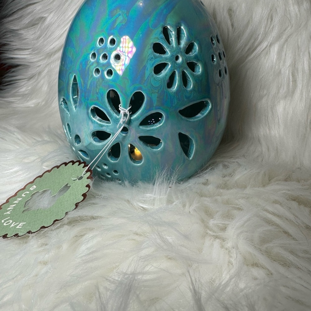 Blue Ceramic Egg Light and 4 Pink Egg Cups Set - Picture 3 of 3